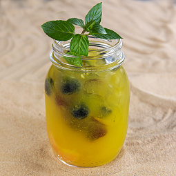 Sangria blanca gross anzeigen